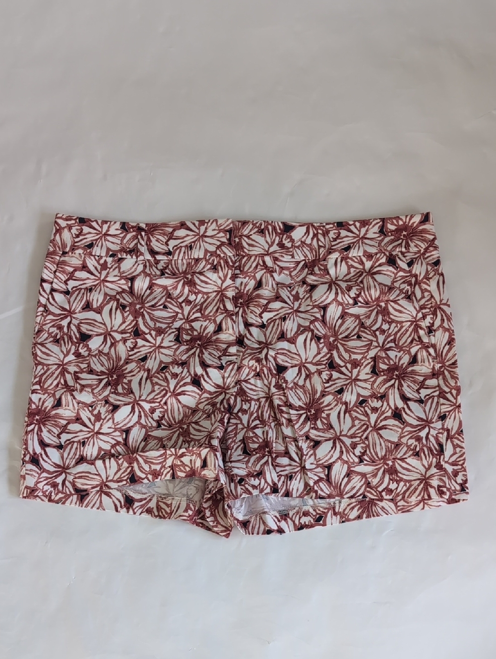 Ann Taylor Factory Signature 5"Seam Women's Floral Shorts - 16